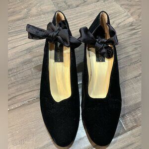 Colin Stuart Girls’ Black Velvet Bow Heels